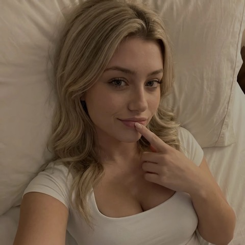 Lydia Soch, Blondína, svetlá pleť, jemná
